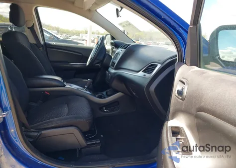 2015 Dodge Journey Sxt z USA, uszkodzony, nr VIN 3C4PDCBGXFT742612